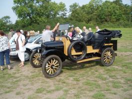 Endnu ældre flot gammel bil - også Ford.