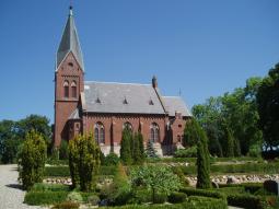 Storring Kirke. Ikke den store arkitektoniske oplevelse, men i god overensstemmelse med kirkebyggeriet omkring 1900.