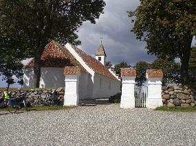 den smukke og gamle knebel kirke p mols.