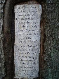 Plakaten i læseafstand.