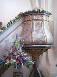 Den smukke prædikestol i Todbjerg Kirke. Billedet taget fra kirkens hjemmeside.