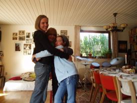 Annette, Katrine, Emma. Kristian ikke med på billedet. Var ved søen for at lege.