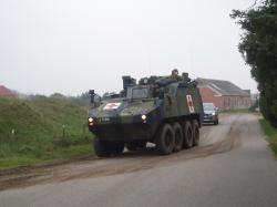 militrtrafik p landevejen ved brsmose kirke